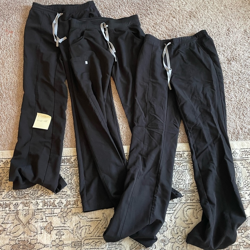 Small tall figs scrubs